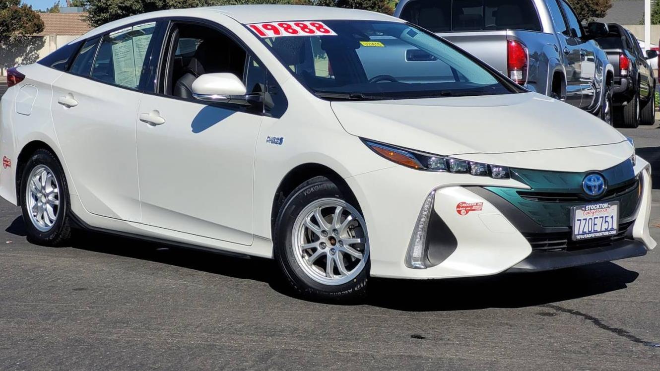 TOYOTA PRIUS PRIME 2017 JTDKARFP8H3035037 image